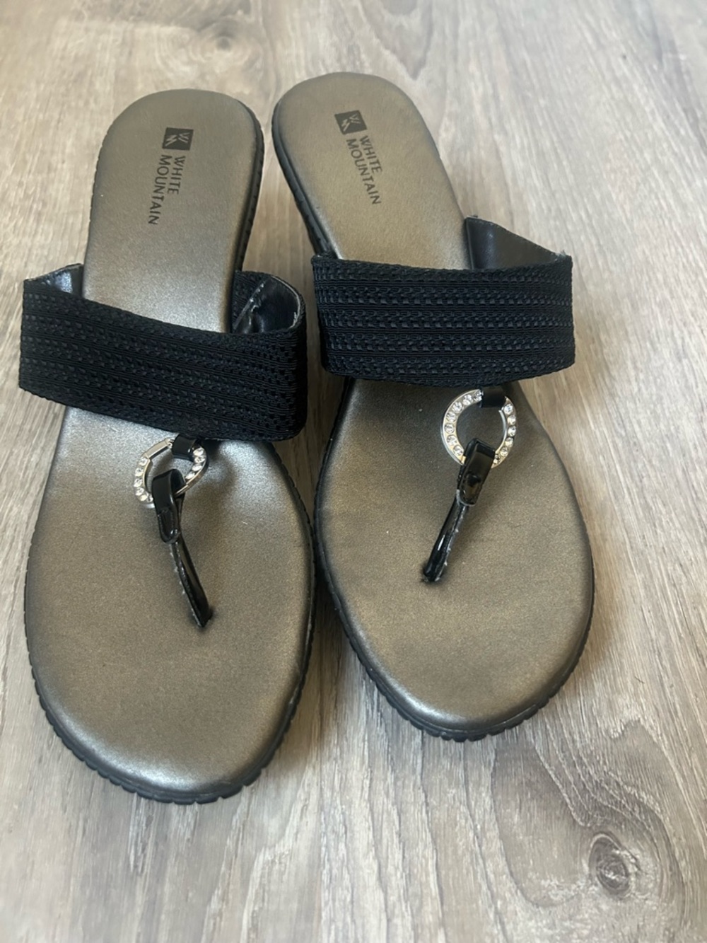 White Mountain Women's Black Thong Sandals with Elastic Strap Size 9.5